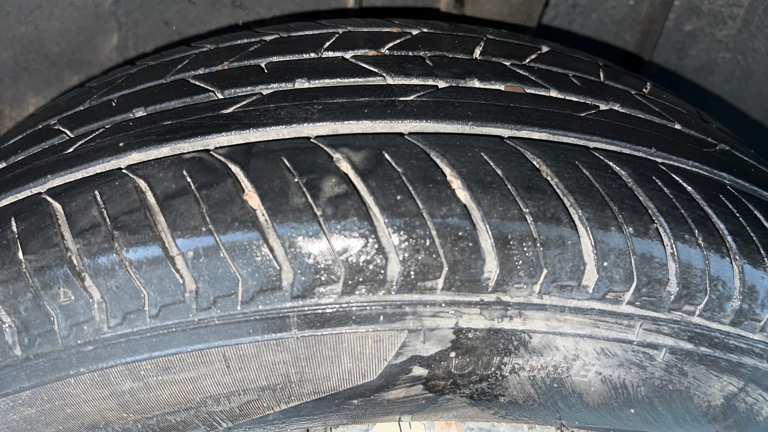Used 2024 Nissan Magnite XL Petrol Manual tyres LEFT REAR TYRE TREAD VIEW