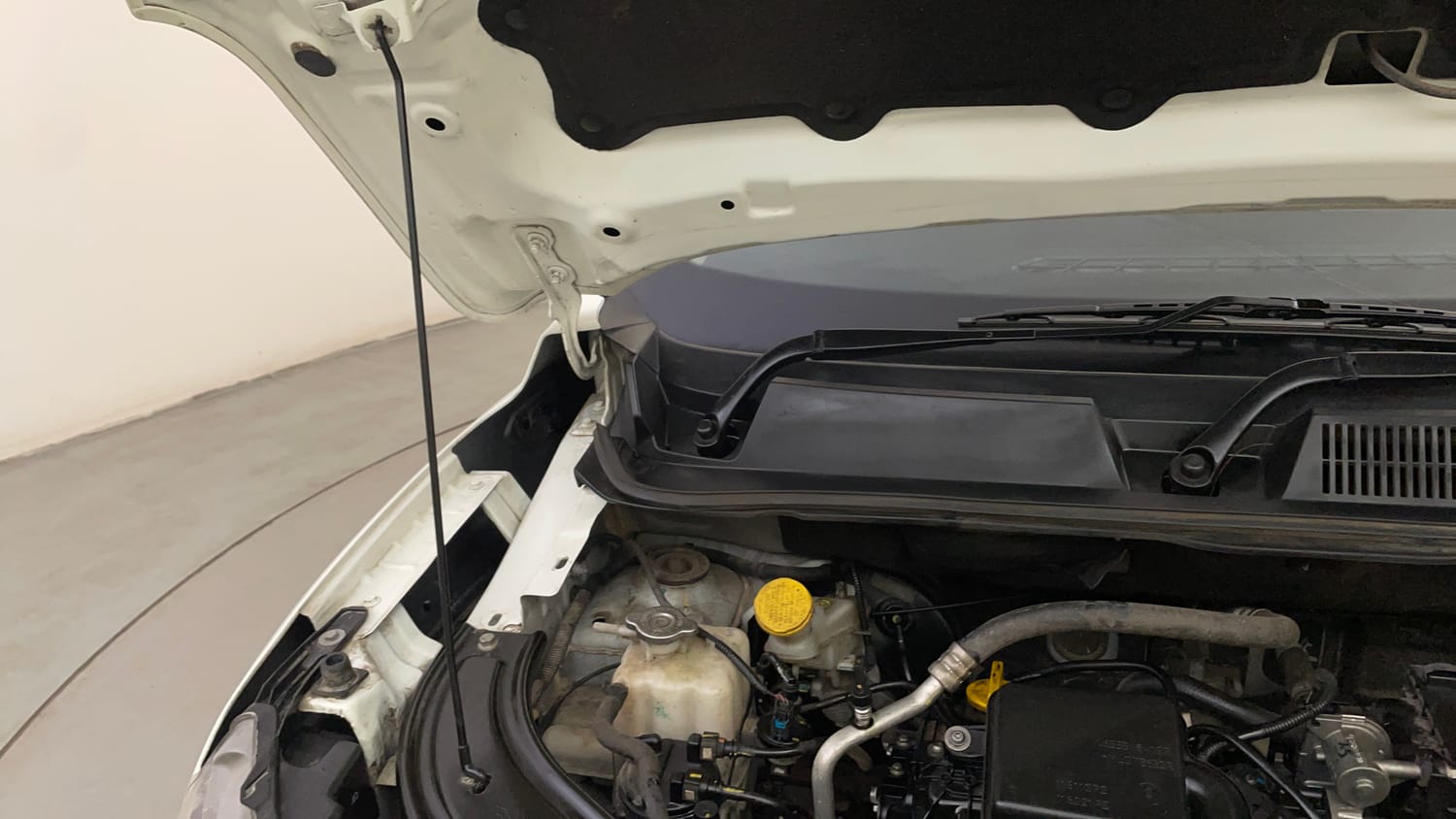 Used 2024 Renault Kiger RXL AMT Petrol Automatic engine ENGINE RIGHT SIDE HINGE & APRON VIEW