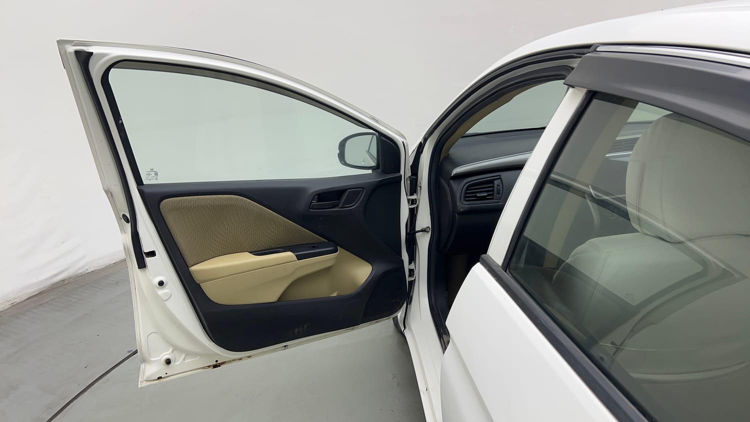Used 2016 Honda City SV Petrol Manual interior LEFT FRONT DOOR OPEN VIEW