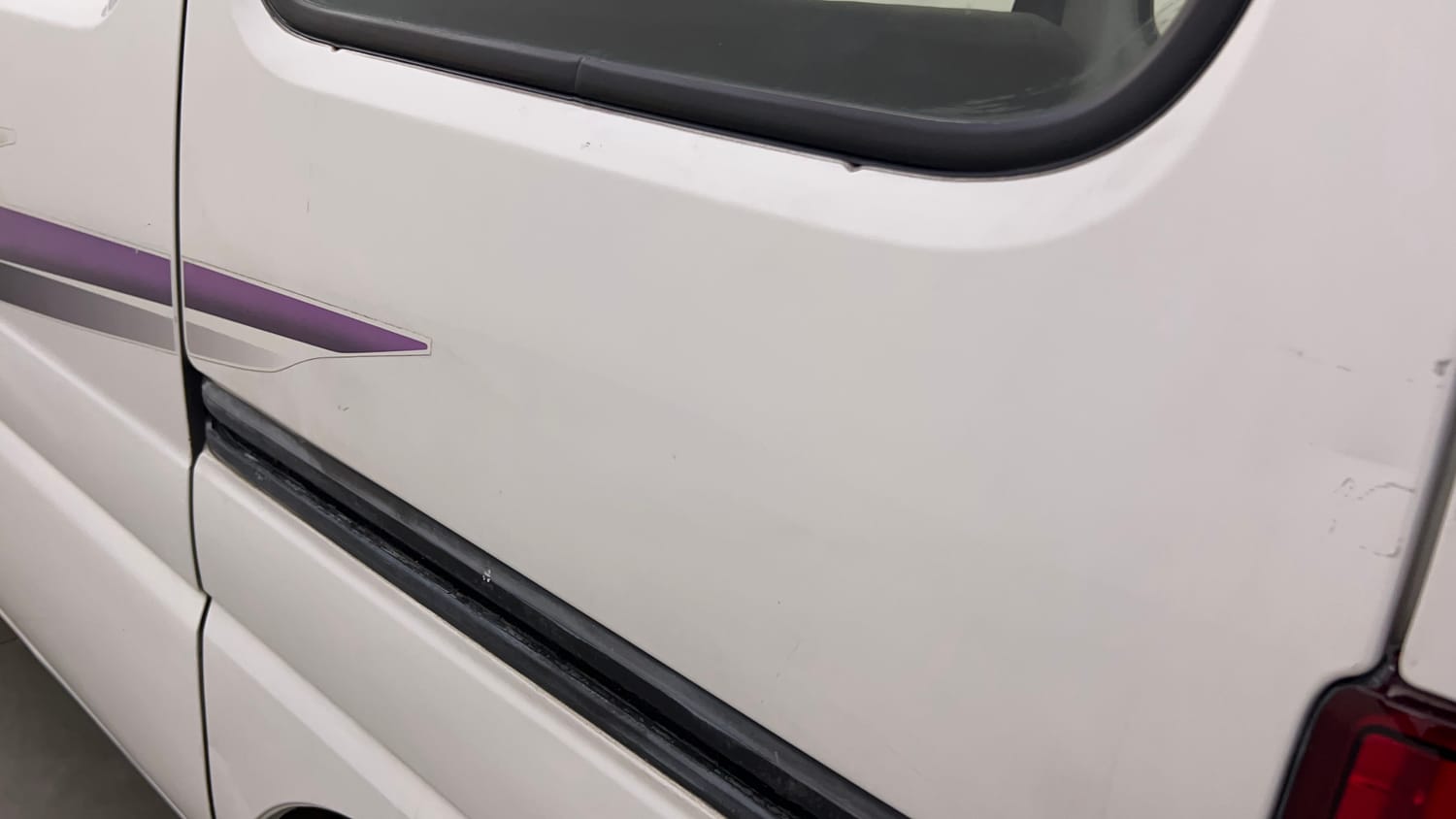 Used 2015 Maruti Suzuki Eeco 5 STR WITH A/C+HTR Petrol Manual dents MINOR SCRATCH