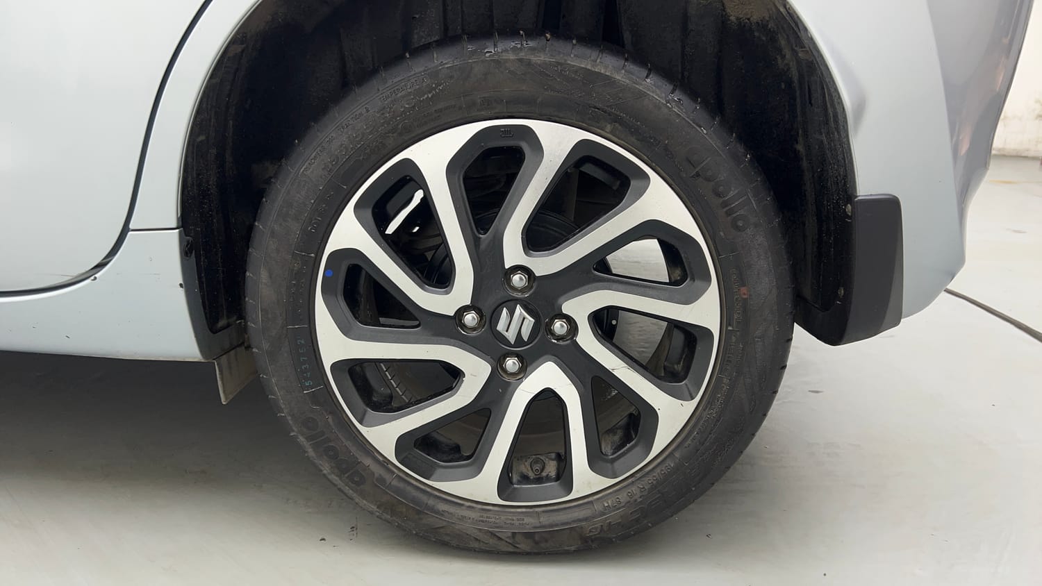 Used 2023 Maruti Suzuki Baleno Alpha AGS Petrol Automatic tyres LEFT REAR TYRE RIM VIEW
