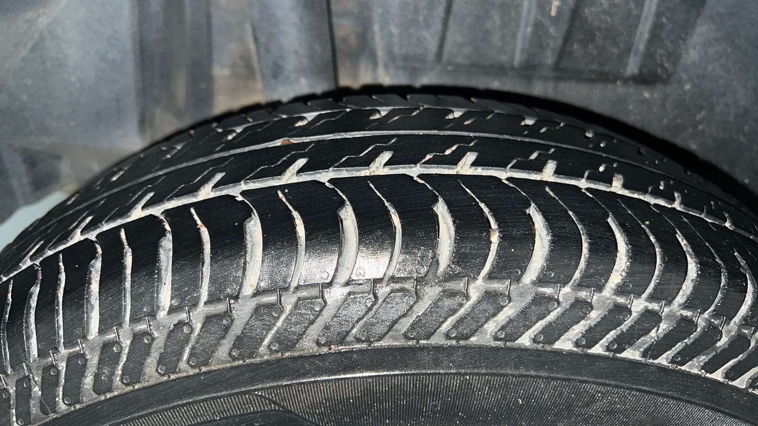 Used 2017 Maruti Suzuki Dzire VXi Petrol Manual tyres RIGHT REAR TYRE TREAD VIEW