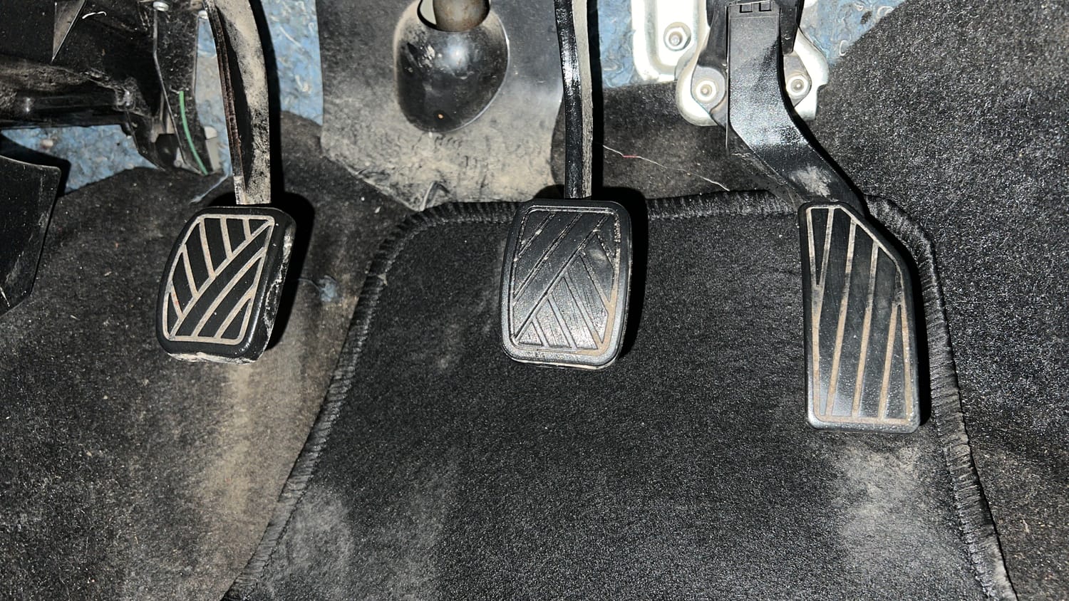 Used 2013 Maruti Suzuki Swift VXi Petrol Manual interior PEDALS VIEW