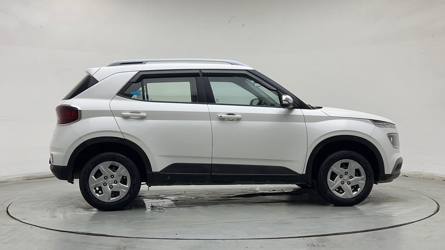 Used 2022 Hyundai Venue S Plus 1.2 Petrol Petrol Manual exterior RIGHT SIDE VIEW