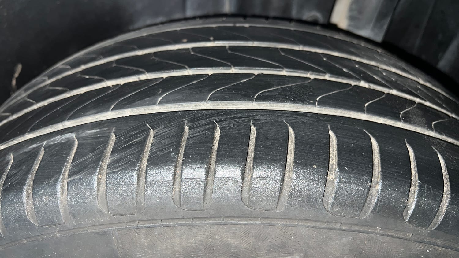 Used 2020 Maruti Suzuki S-Cross Zeta Petrol Manual tyres LEFT REAR TYRE TREAD VIEW