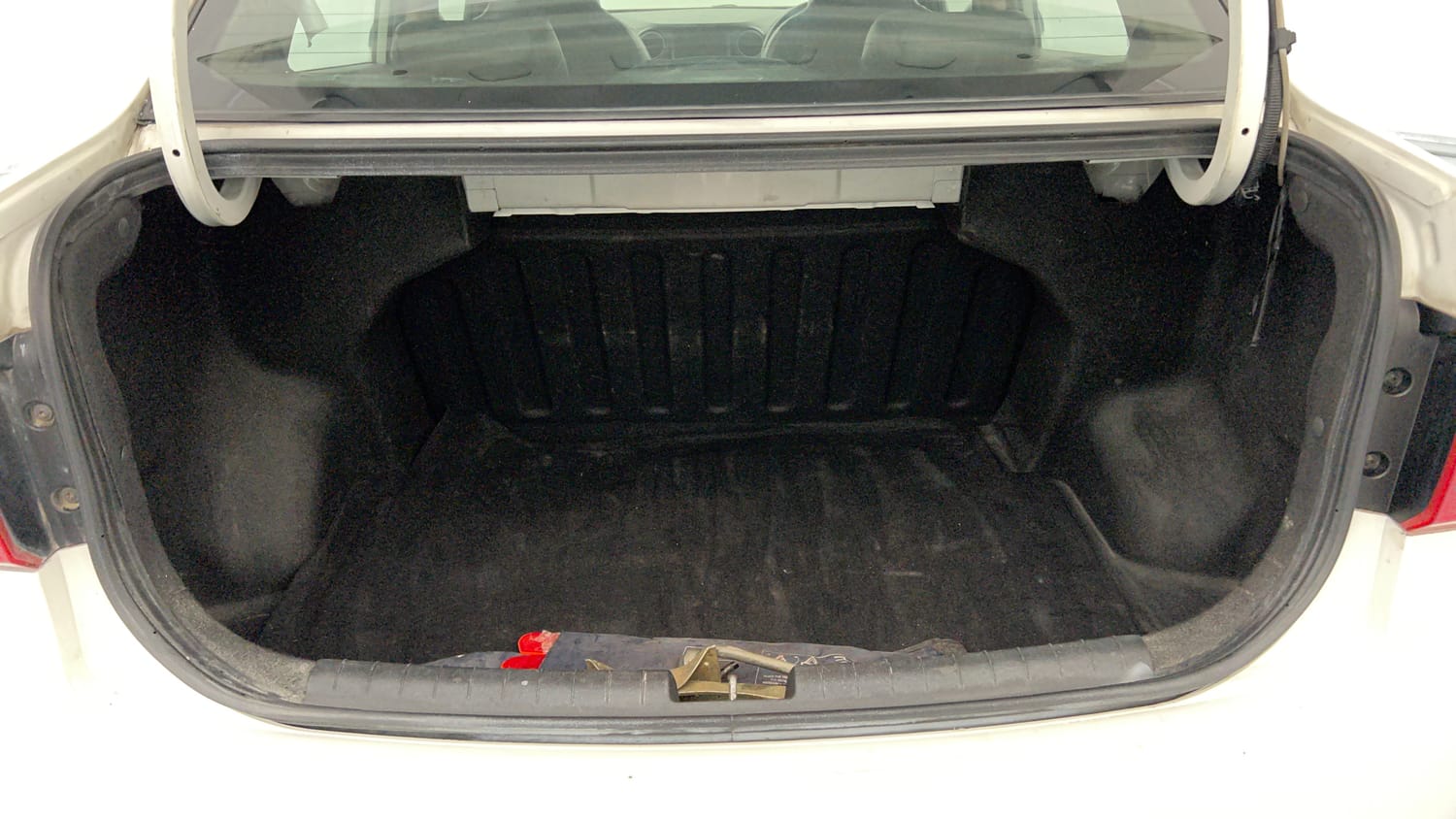 Used 2018 Hyundai Xcent SX Petrol Manual interior DICKY INSIDE VIEW