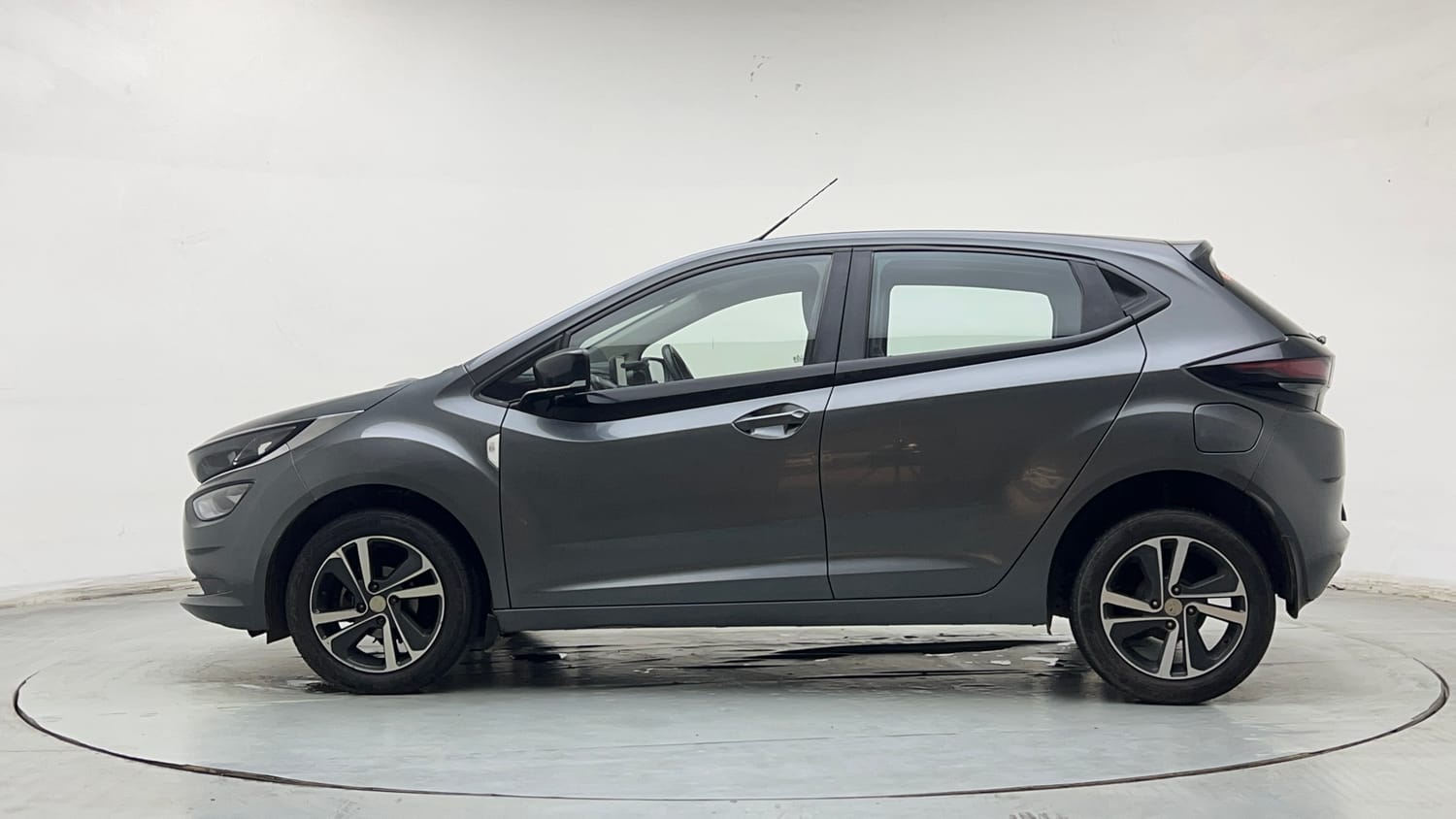Used 2022 Tata Altroz XZ Plus i-Turbo Petrol Petrol Manual exterior LEFT SIDE VIEW