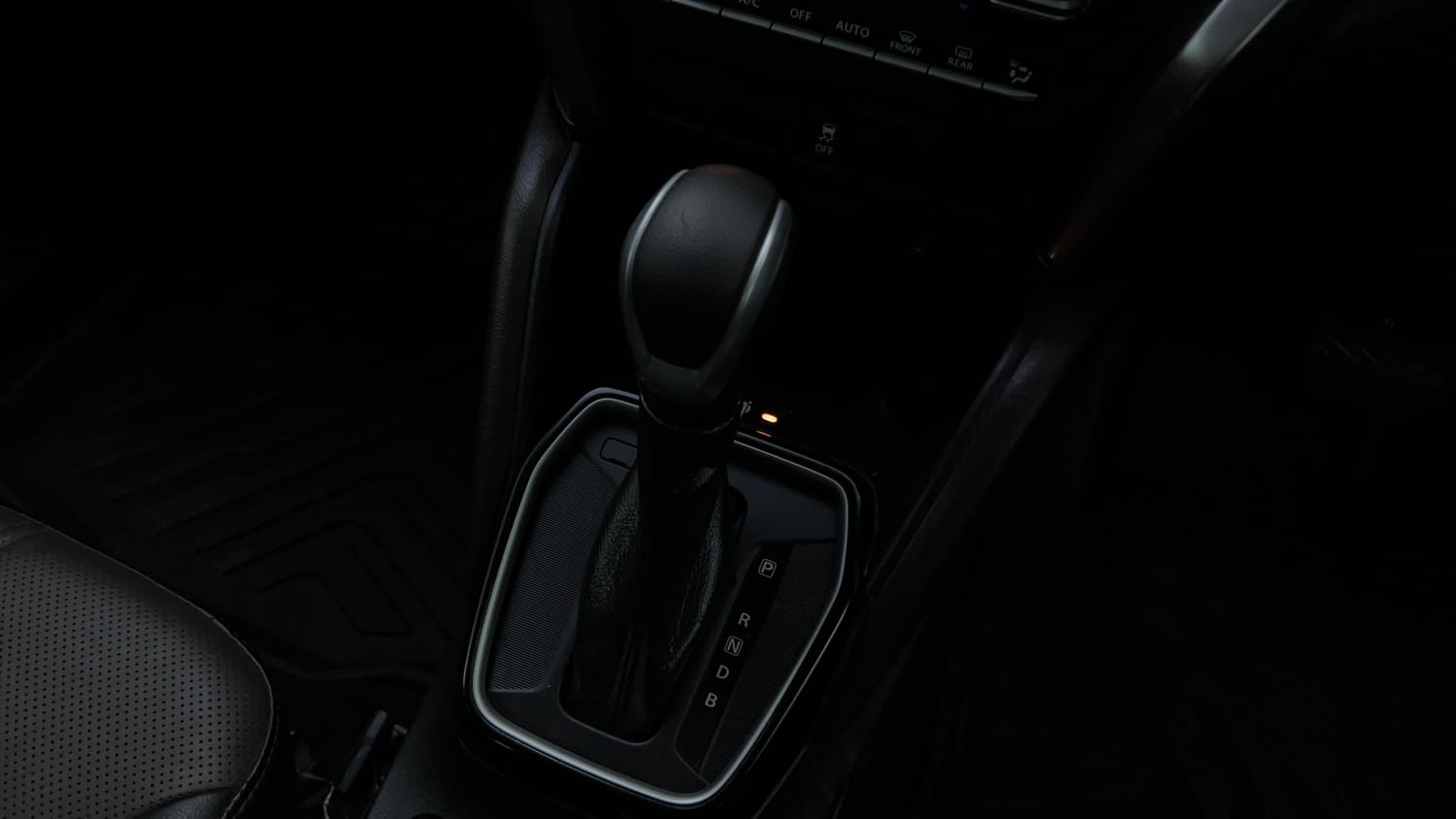 Used 2024 Toyota Urban Cruiser Hyryder V Hybrid Hybrid Automatic interior GEAR  KNOB VIEW