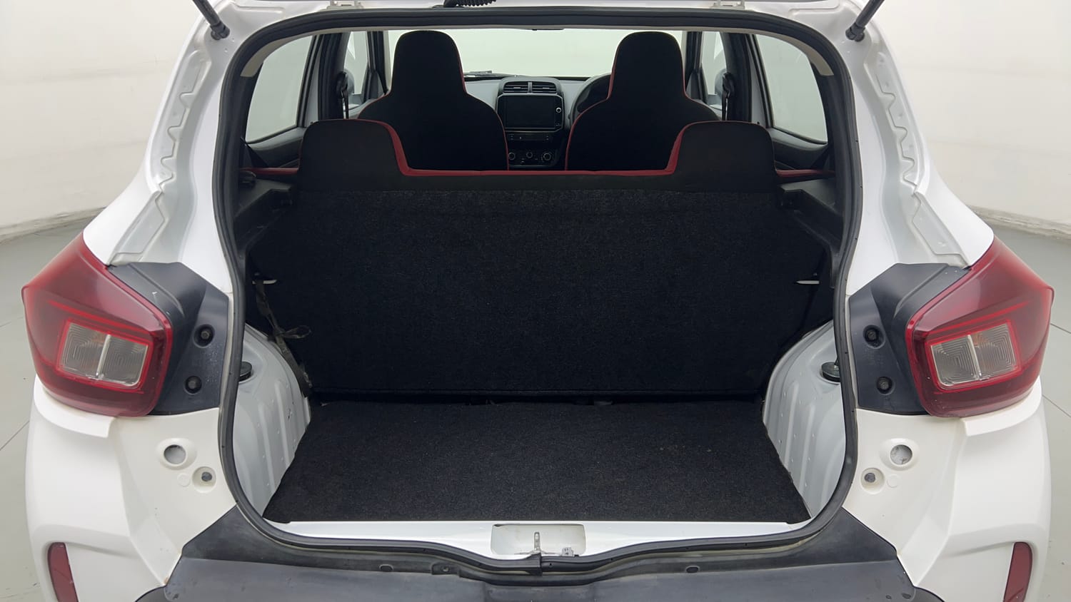 Used 2020 Renault Kwid 1.0 RXT AMT Opt Petrol Automatic interior DICKY INSIDE VIEW