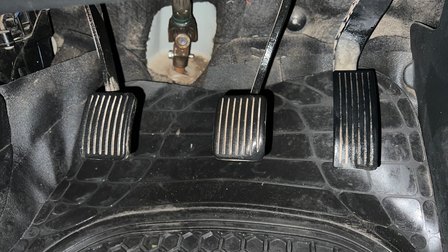 Used 2018 Hyundai Xcent SX Petrol Manual interior PEDALS VIEW