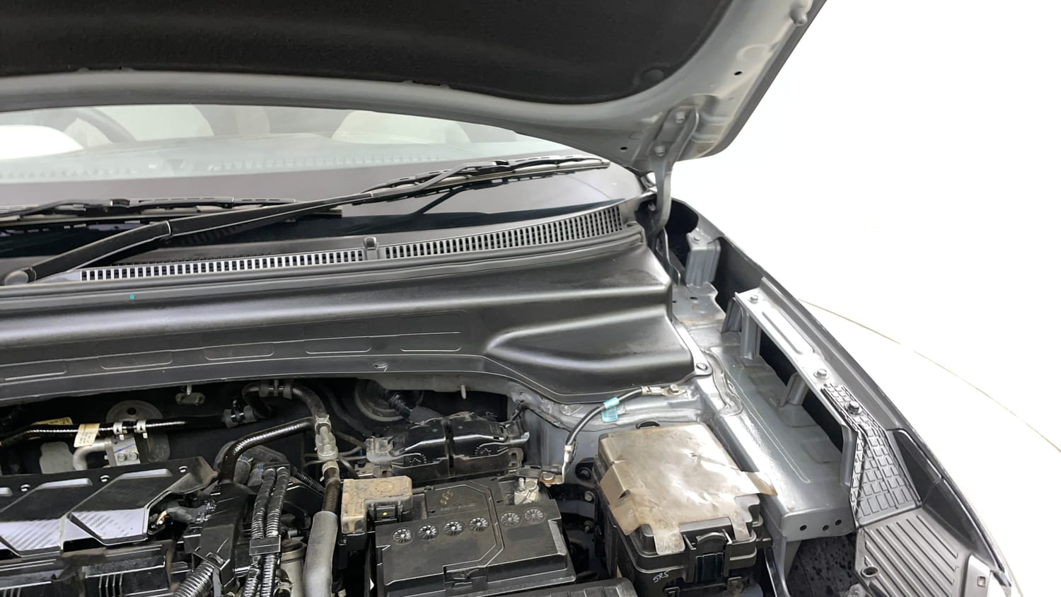 Used 2023 Hyundai Creta SX 1.5 Petrol IVT Petrol Automatic engine ENGINE LEFT SIDE HINGE & APRON VIEW