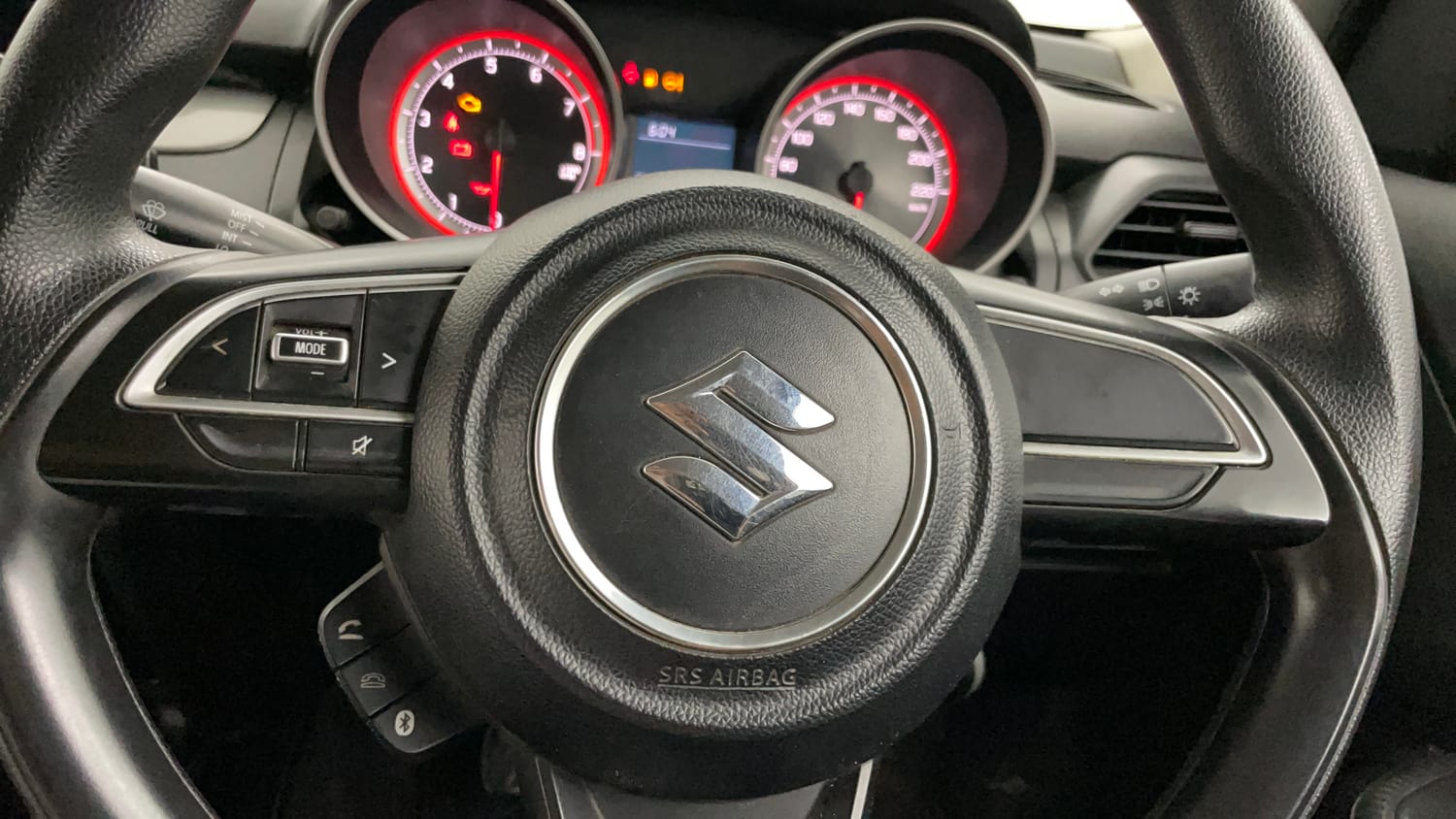 Used 2019 Maruti Suzuki Swift VXi Petrol Manual top_features Steering mounted controls