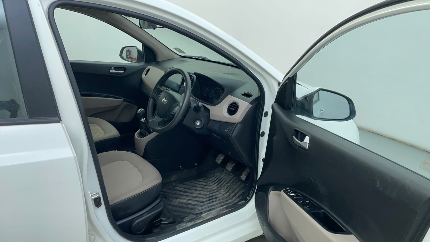 Used 2014 Hyundai Xcent S 1.2 Petrol Manual interior RIGHT SIDE FRONT DOOR CABIN VIEW