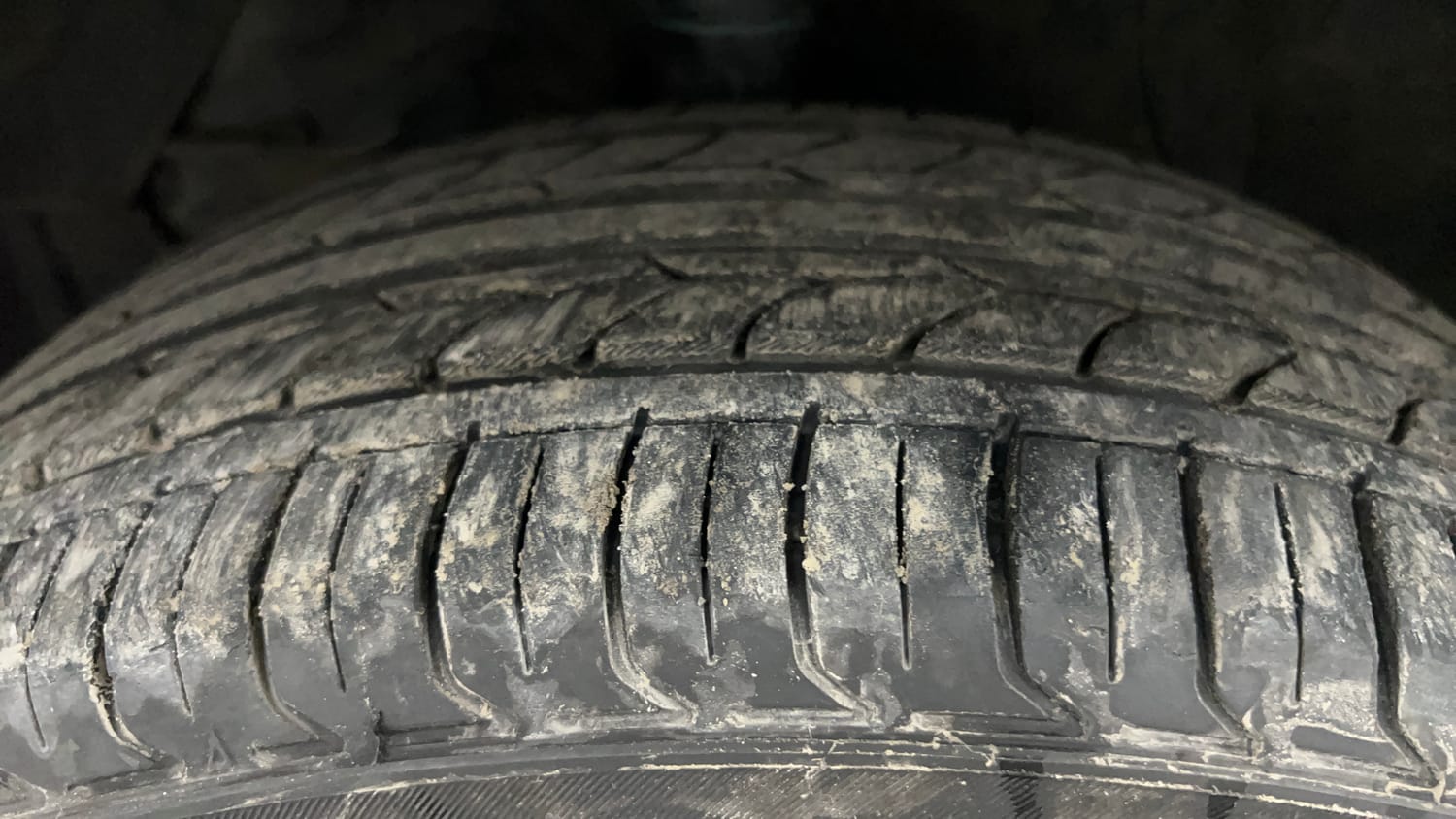 Used 2016 Maruti Suzuki Vitara Brezza [2016-2020] ZDi Plus Diesel Manual tyres LEFT FRONT TYRE TREAD VIEW