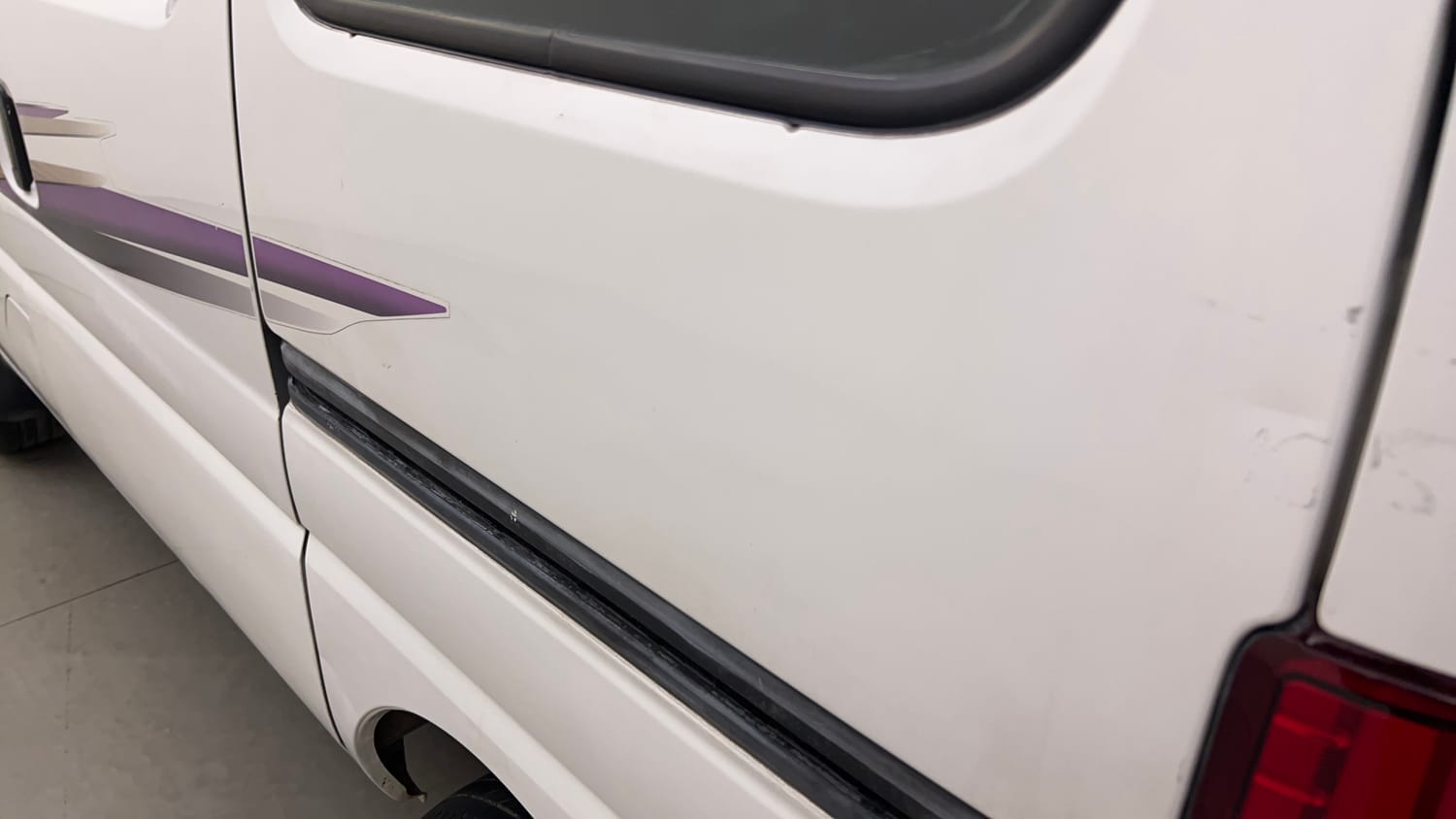 Used 2015 Maruti Suzuki Eeco 5 STR WITH A/C+HTR Petrol Manual dents MINOR DENT
