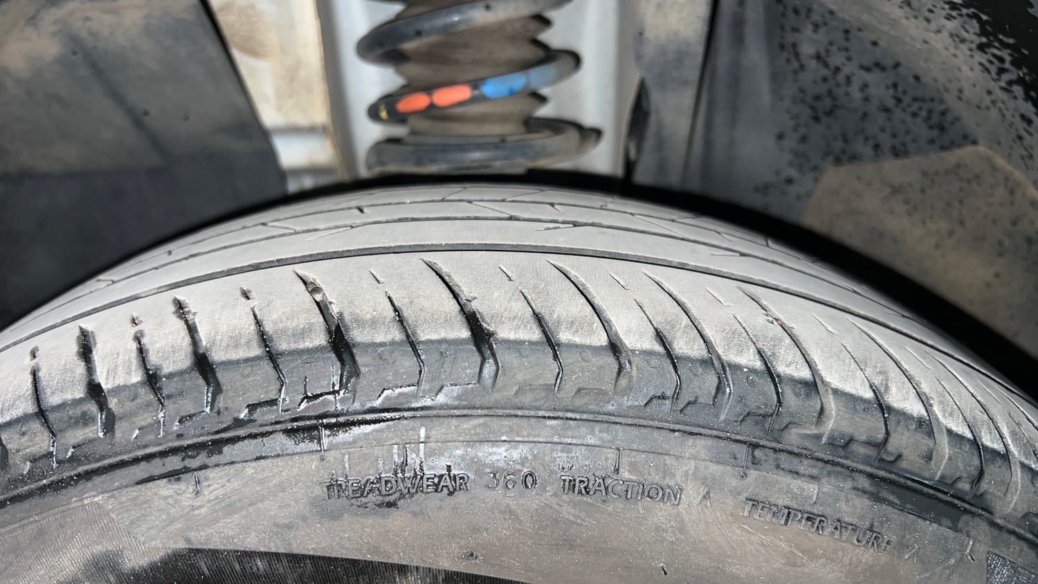Used 2024 Nissan Magnite XV Turbo Petrol Manual tyres LEFT FRONT TYRE TREAD VIEW