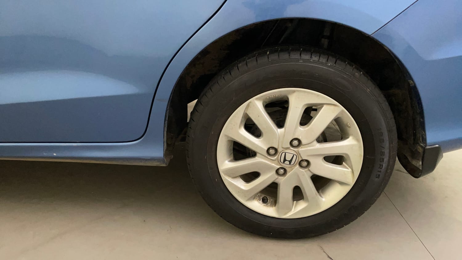 Used 2014 Honda Mobilio S Petrol Petrol Manual tyres LEFT REAR TYRE RIM VIEW
