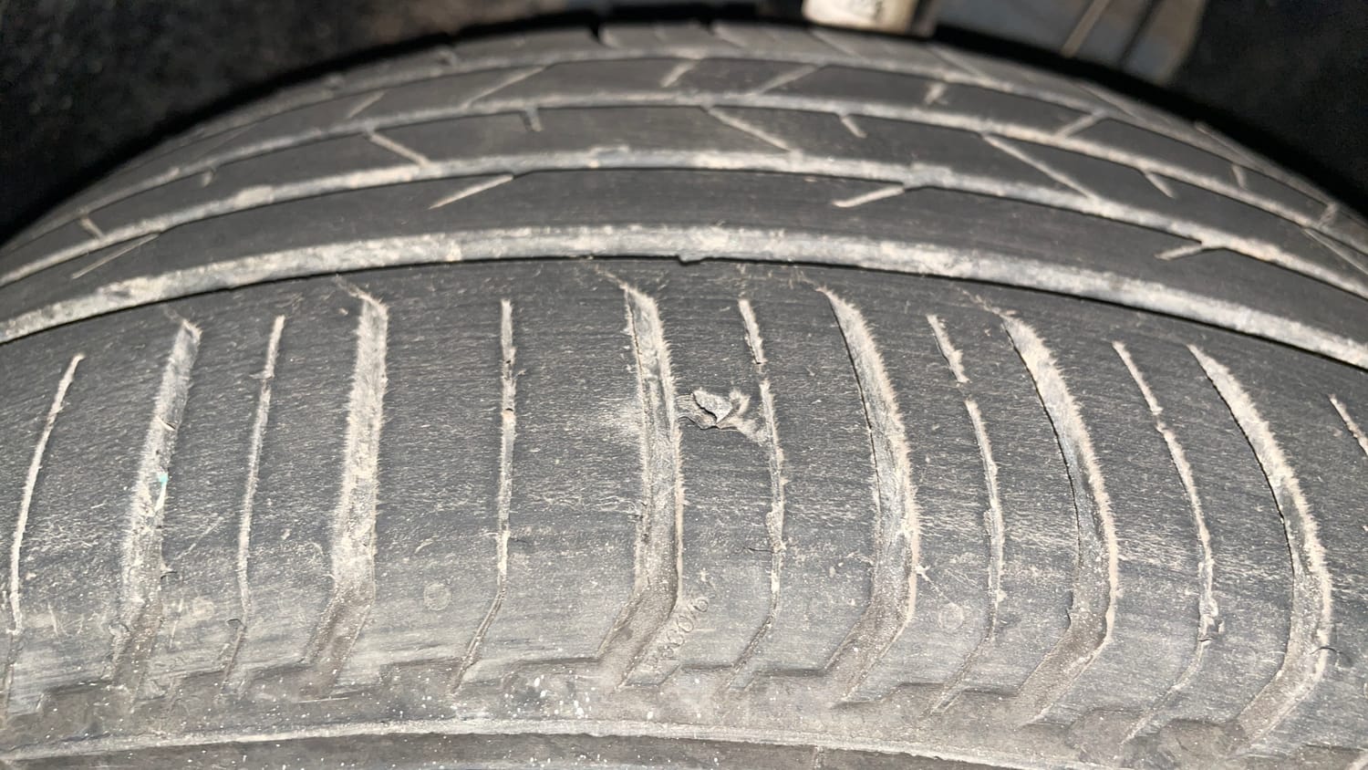 Used 2024 Volkswagen Virtus Highline 1.0 TSI AT Petrol Automatic tyres LEFT FRONT TYRE TREAD VIEW