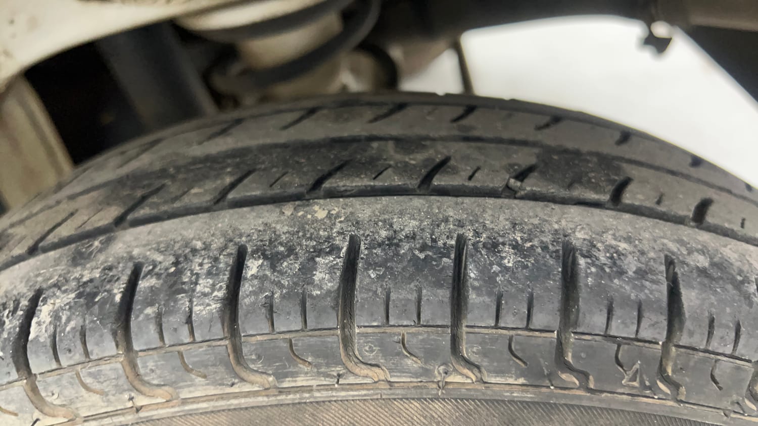 Used 2017 Maruti Suzuki Alto 800 LXi Petrol Manual tyres LEFT REAR TYRE TREAD VIEW