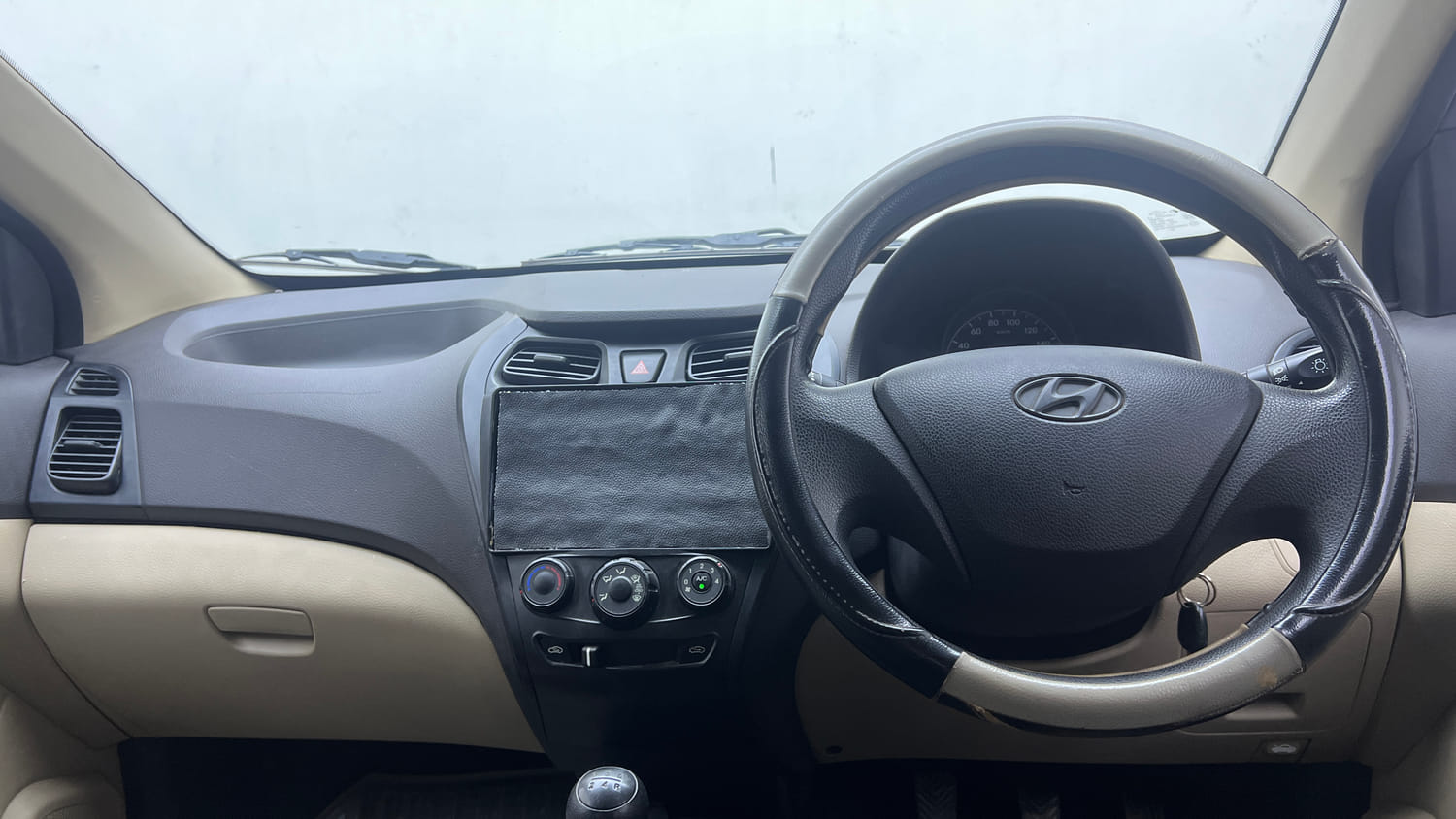 Used 2014 Hyundai Eon D-Lite + Petrol Manual interior DASHBOARD VIEW