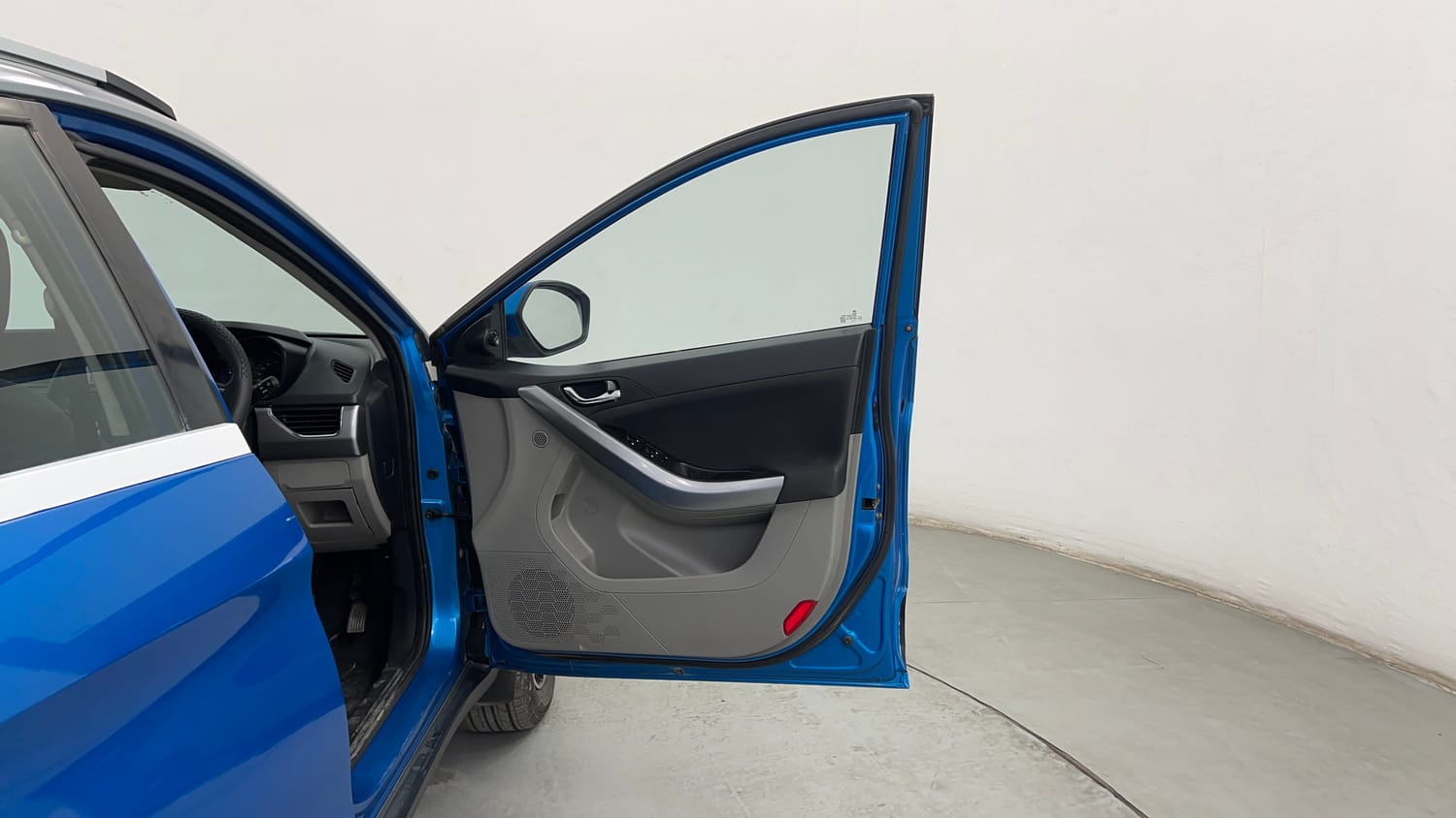 Used 2018 Tata Nexon XZ Plus Diesel Dual Tone Diesel Manual interior RIGHT FRONT DOOR OPEN VIEW