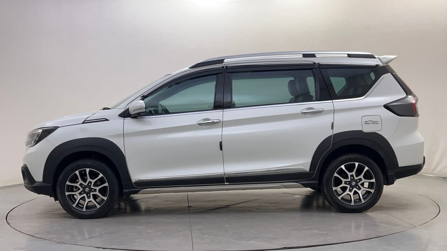 Used 2023 Maruti Suzuki XL6 Alpha Plus MT Petrol Petrol Manual exterior LEFT SIDE VIEW