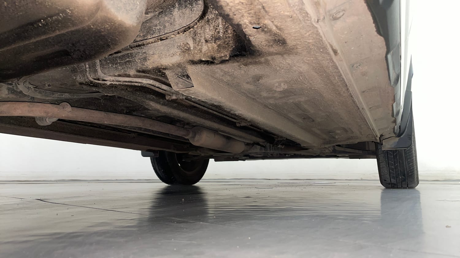 Used 2024 Renault Kiger RXL AMT Petrol Automatic extra REAR RIGHT UNDERBODY VIEW