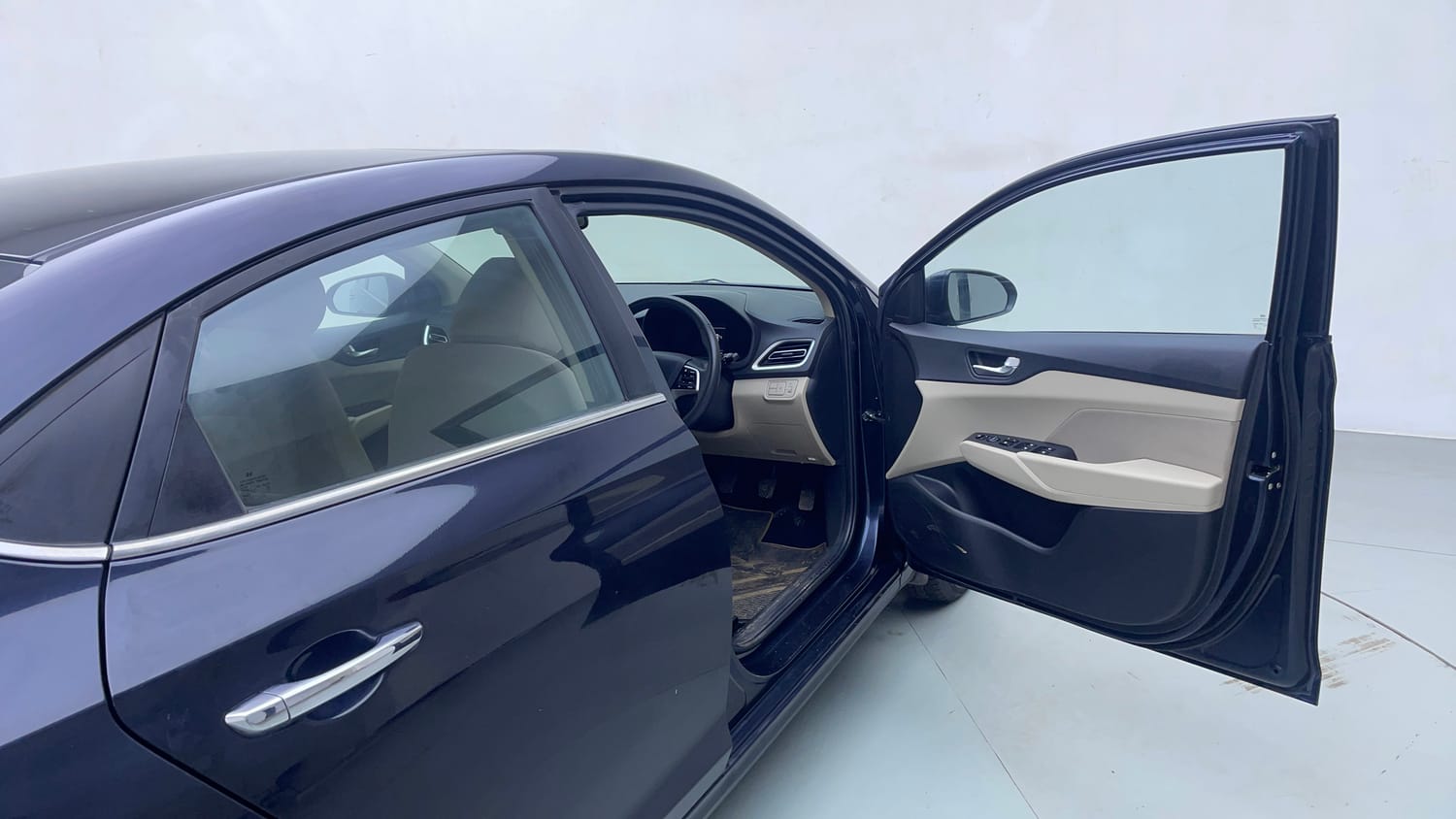 Used 2022 Hyundai Verna SX 1.5 MPi Petrol Manual interior RIGHT FRONT DOOR OPEN VIEW