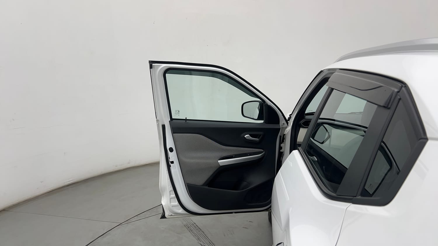 Used 2024 Nissan Magnite XV Turbo Petrol Manual interior LEFT FRONT DOOR OPEN VIEW
