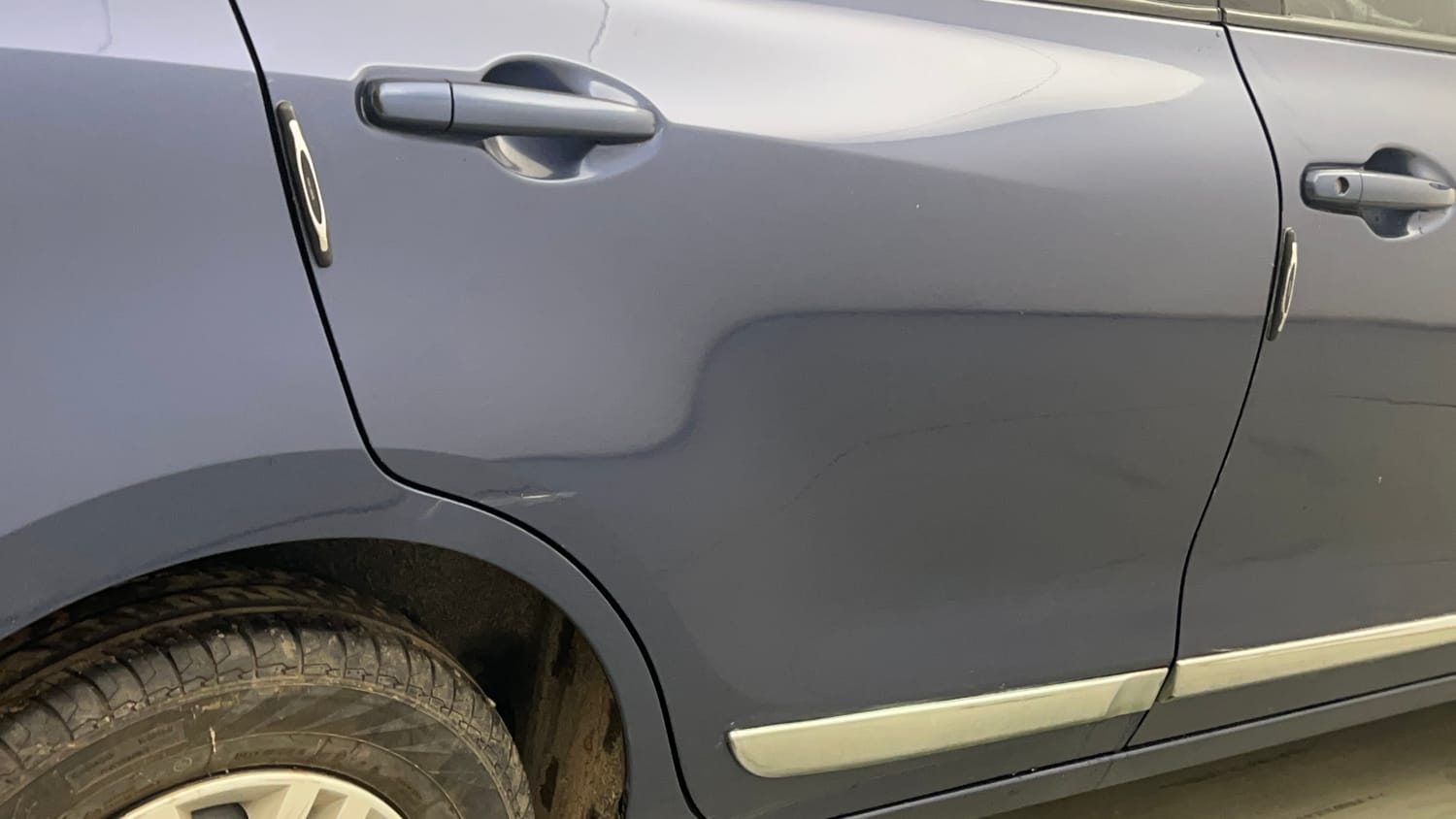 Used 2022 Maruti Suzuki Dzire VXi Petrol Manual dents MINOR DENT