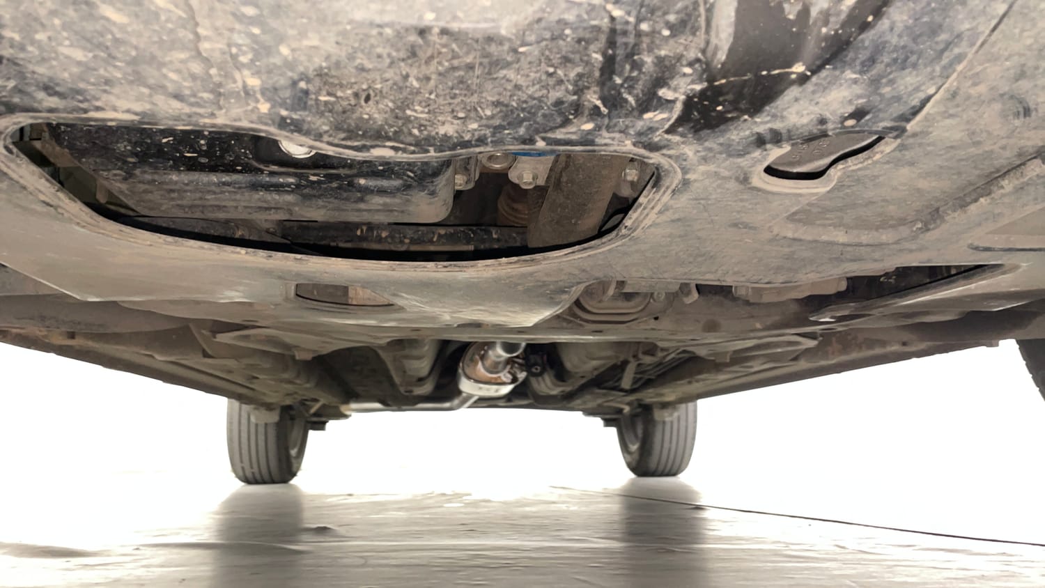 Used 2020 Hyundai Venue SX Plus 1.0 Turbo DCT Petrol Automatic extra FRONT LEFT UNDERBODY VIEW