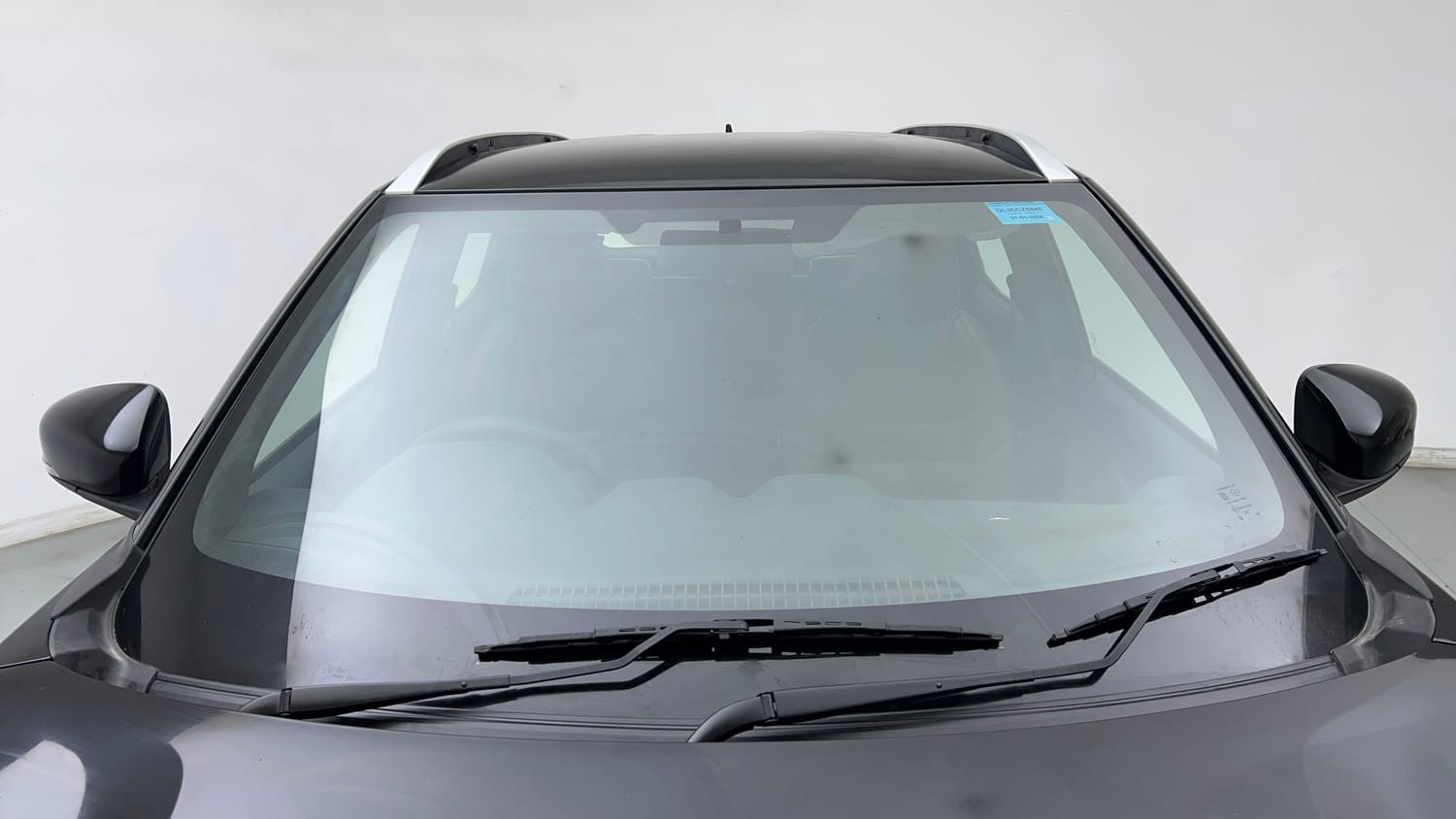Used 2024 Nissan Magnite XL Petrol Manual exterior FRONT WINDSHIELD VIEW