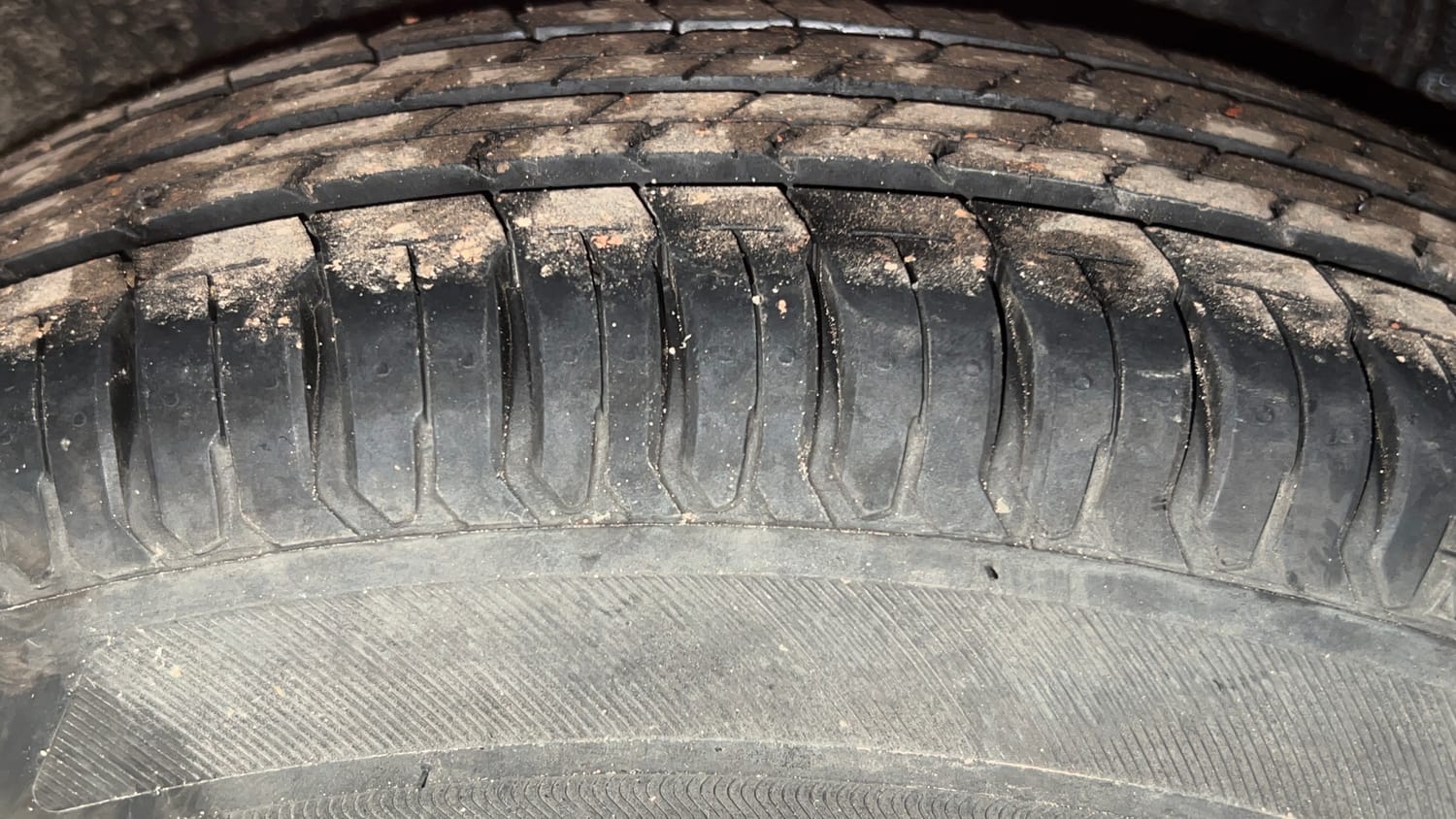 Used 2022 Tata Altroz XE Petrol Petrol Manual tyres RIGHT REAR TYRE TREAD VIEW