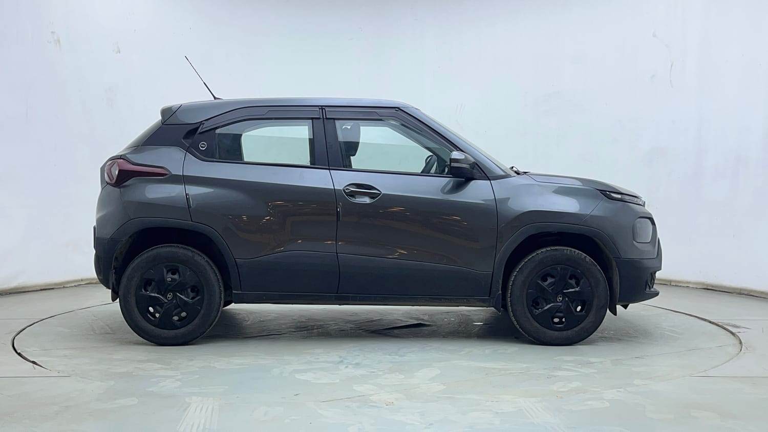 Used 2024 Tata Punch Adventure AMT Petrol Automatic exterior RIGHT SIDE VIEW