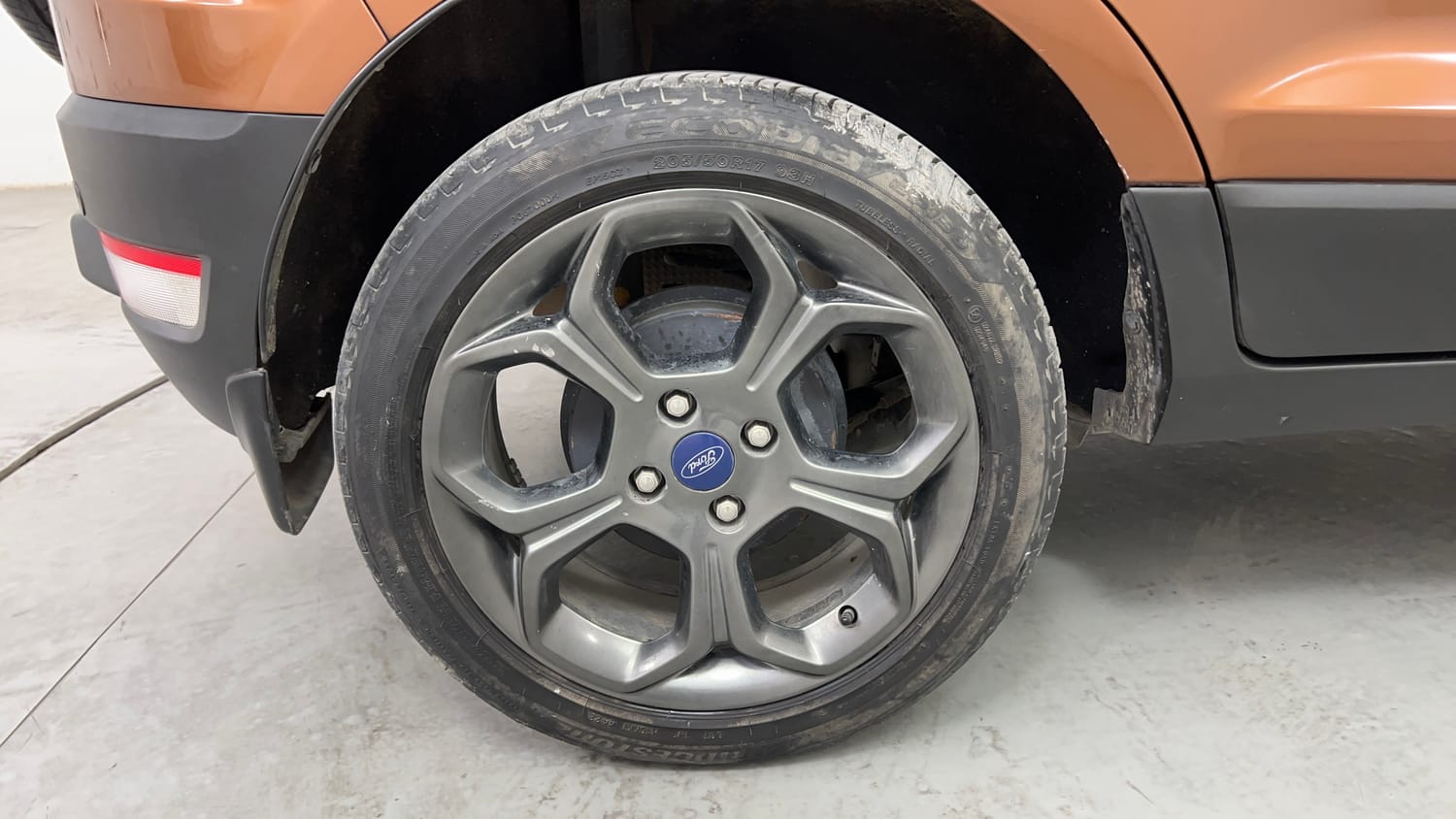 Used 2019 Ford EcoSport S Petrol Petrol Manual tyres RIGHT REAR TYRE RIM VIEW