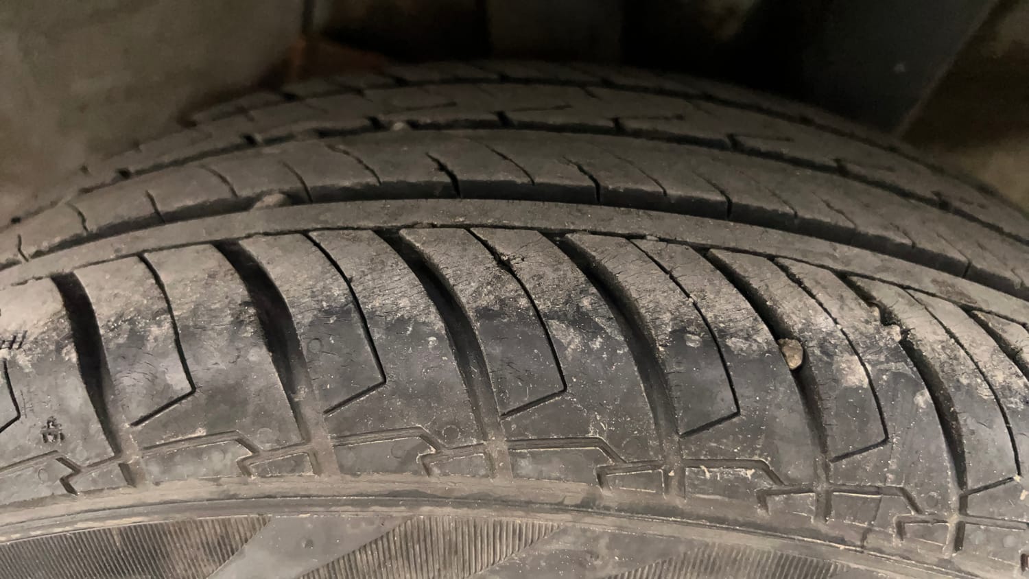Used 2023 Hyundai Exter SX 1.2 MT Petrol Manual tyres LEFT REAR TYRE TREAD VIEW