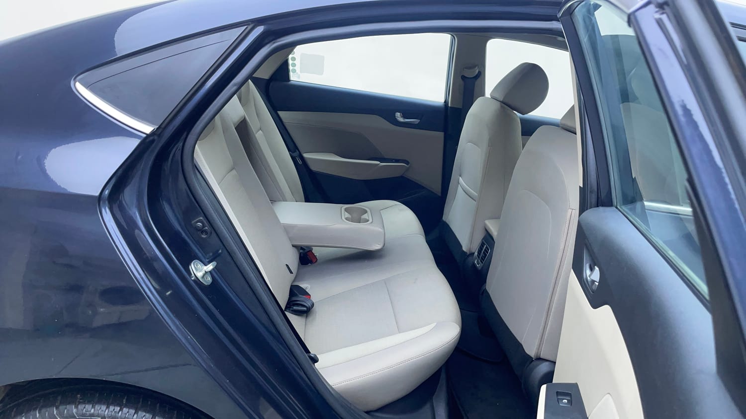 Used 2022 Hyundai Verna SX 1.5 MPi Petrol Manual interior RIGHT SIDE REAR DOOR CABIN VIEW