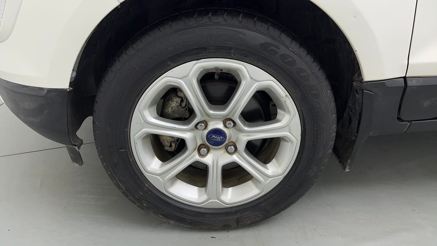 Used 2018 Ford EcoSport Titanium + 1.5L Ti-VCT Petrol Manual tyres LEFT FRONT TYRE RIM VIEW