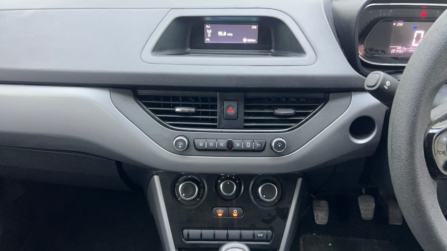 Used 2022 Tata Nexon XM Petrol Manual interior MUSIC SYSTEM & AC CONTROL VIEW