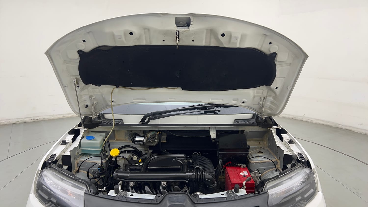 Used 2020 Renault Kwid 1.0 RXT AMT Opt Petrol Automatic engine ENGINE & BONNET OPEN FRONT VIEW