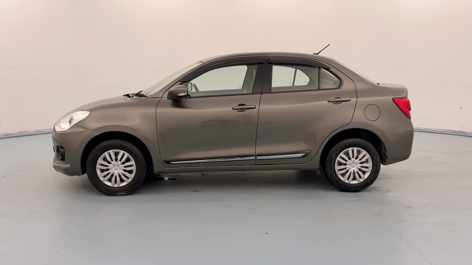 Used 2017 Maruti Suzuki Dzire VXi Petrol Manual exterior LEFT SIDE VIEW