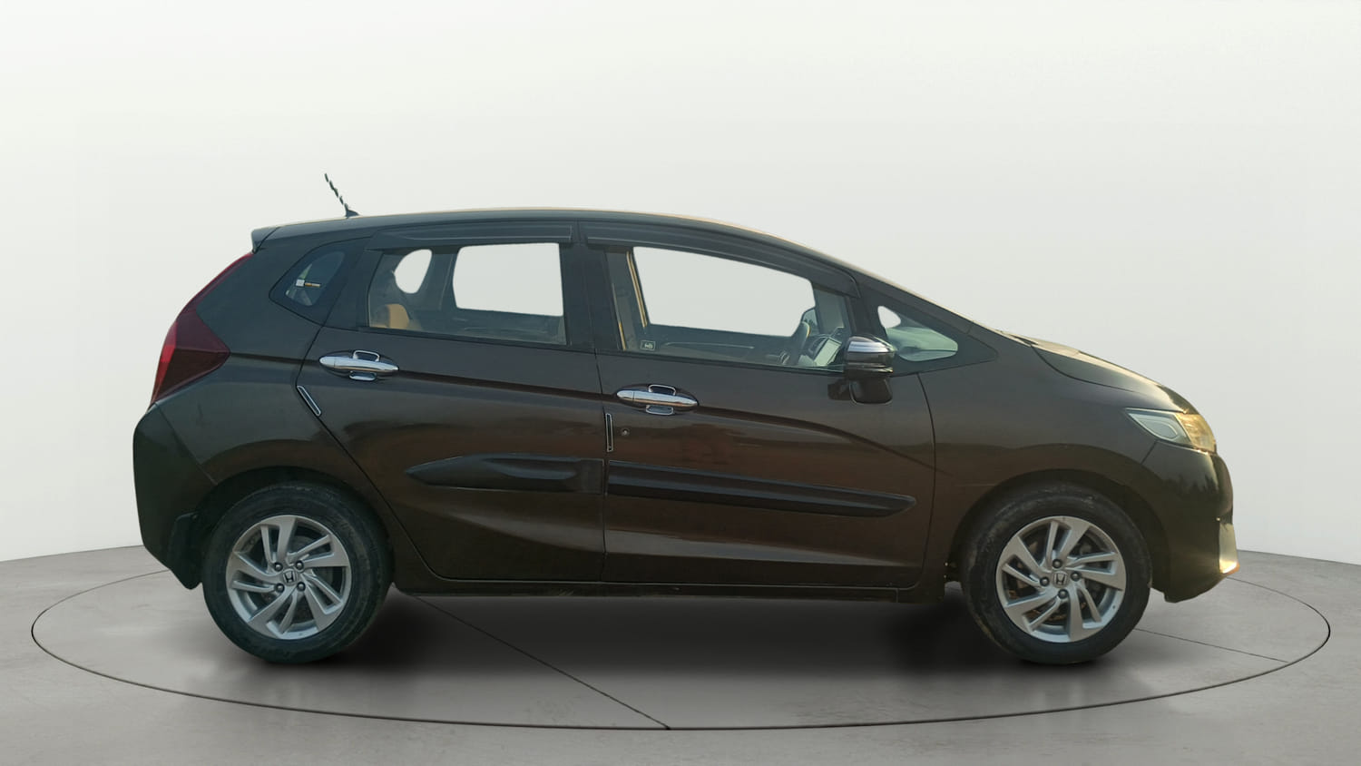 Used 2017 Honda Jazz V Petrol Petrol Manual exterior RIGHT SIDE VIEW