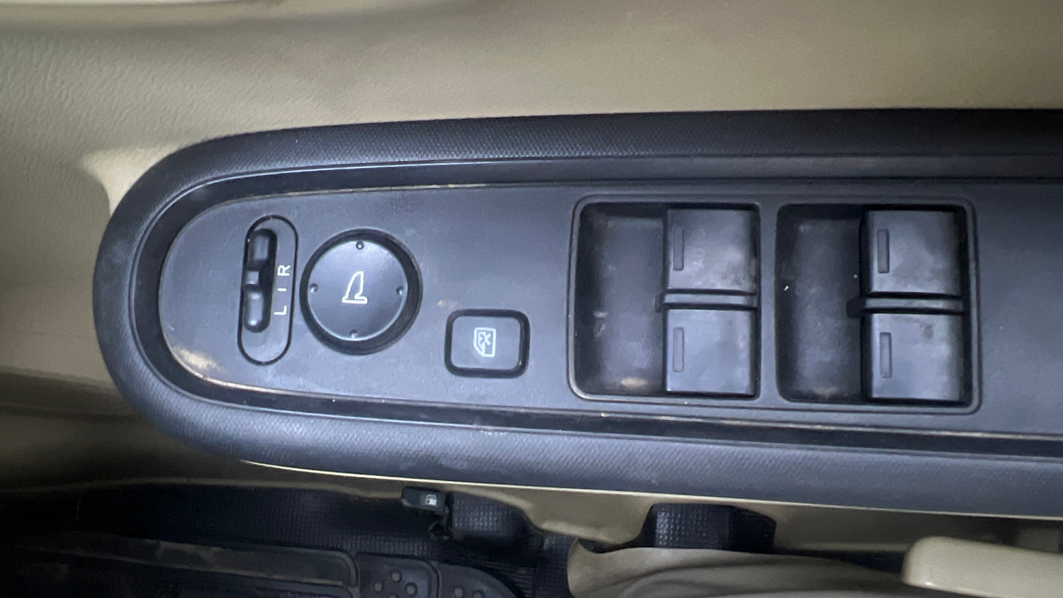 Used 2015 Honda Mobilio S Petrol Petrol Manual top_features Adjustable ORVM