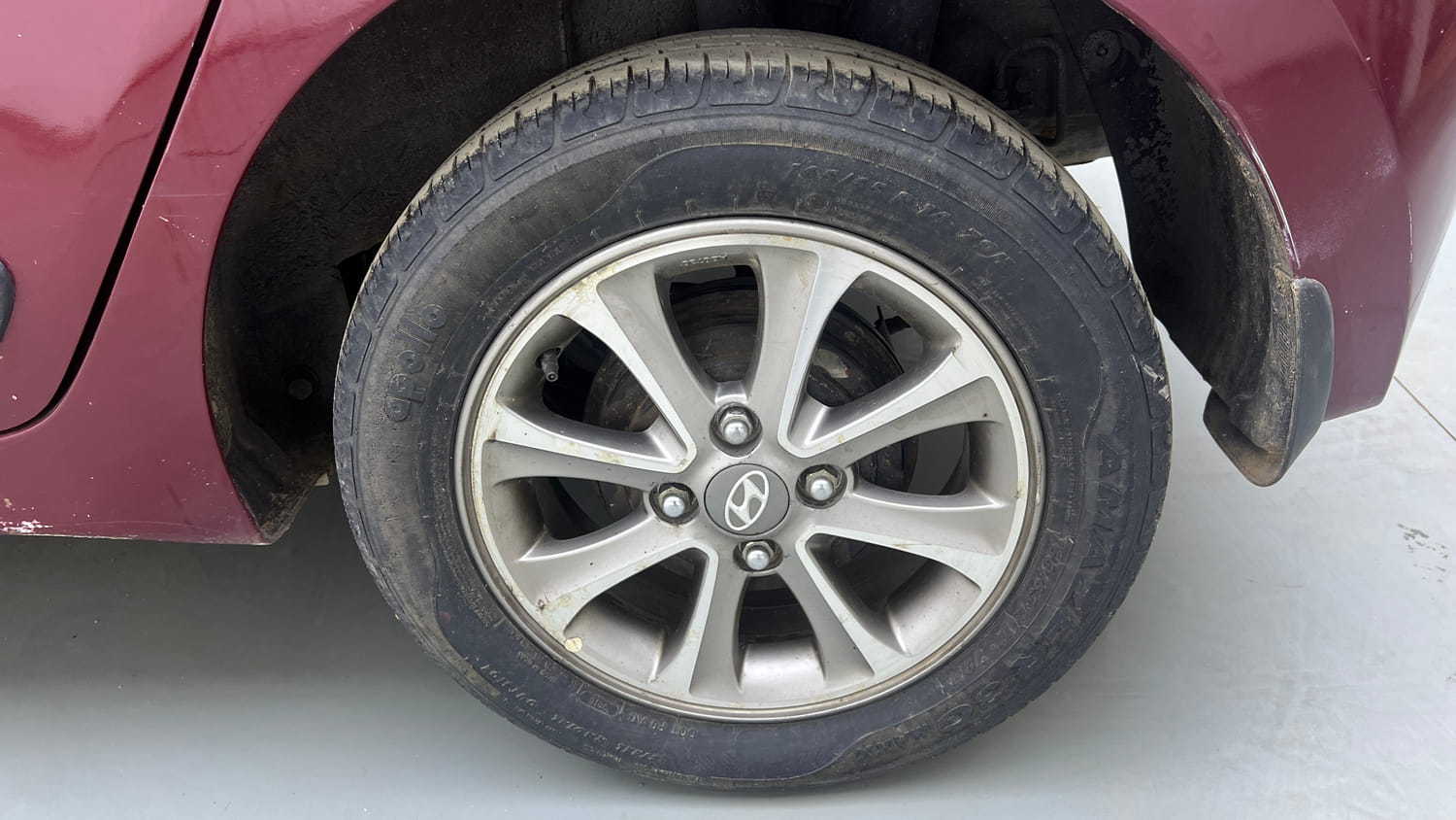 Used 2016 Hyundai Grand i10 Asta 1.2 Kappa VTVT (O) Petrol Manual tyres LEFT REAR TYRE RIM VIEW