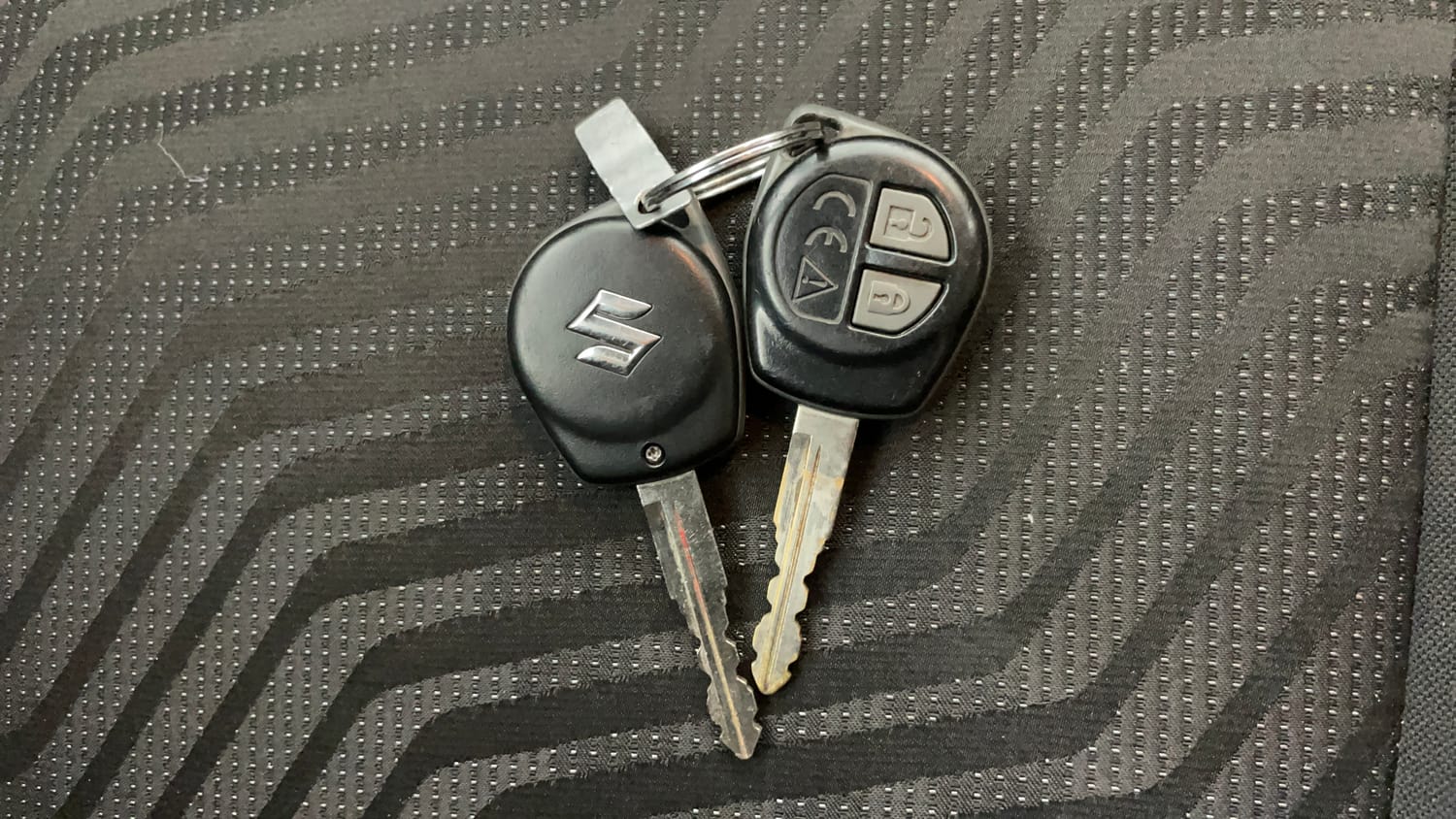 Used 2019 Maruti Suzuki Swift VXi Petrol Manual extra CAR KEY VIEW