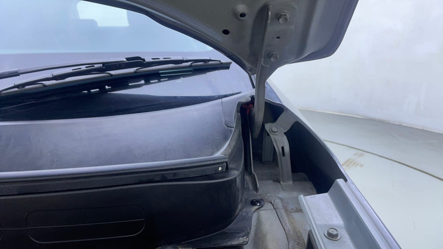 Used 2019 Hyundai Venue SX Plus 1.0 Turbo DCT Petrol Automatic engine ENGINE LEFT SIDE HINGE & APRON VIEW