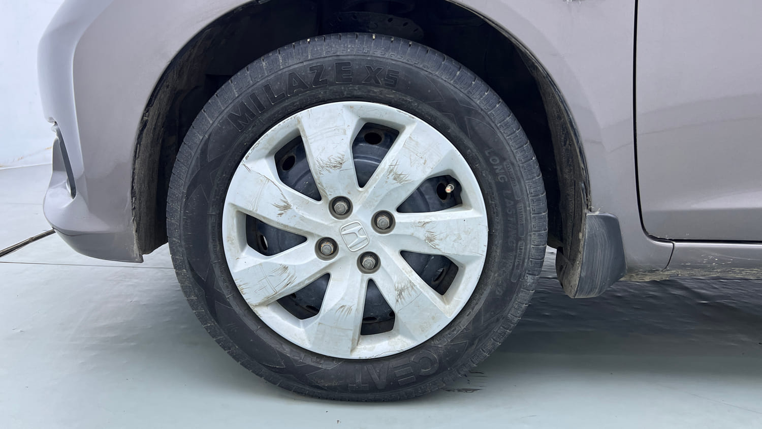 Used 2015 Honda Mobilio S Petrol Petrol Manual tyres LEFT FRONT TYRE RIM VIEW
