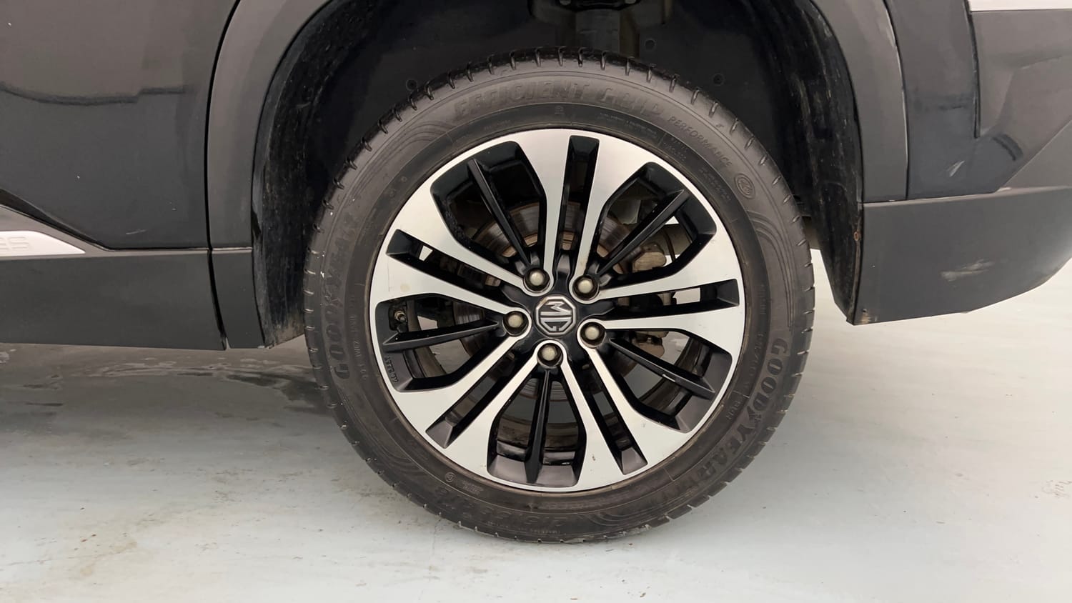 Used 2022 MG Motors Hector Sharp 2.0 Diesel Turbo MT Diesel Manual tyres LEFT REAR TYRE RIM VIEW