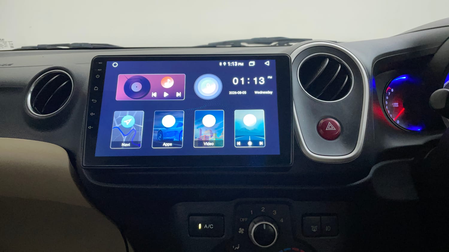 Used 2014 Honda Mobilio S Petrol Petrol Manual top_features Integrated (in-dash) music system