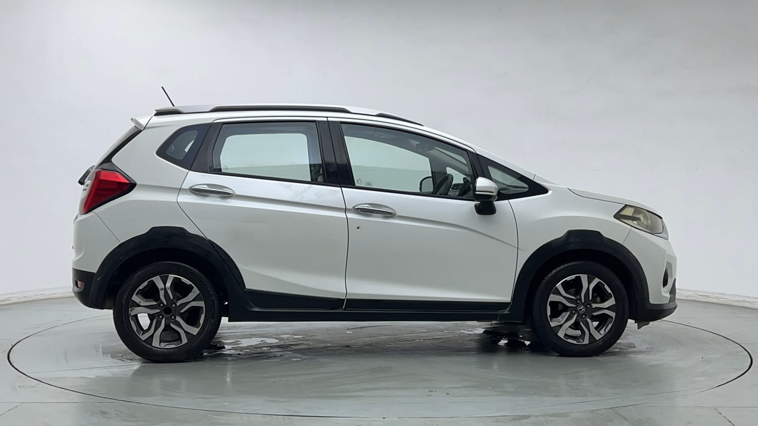 Used 2017 Honda WR-V VX MT Petrol Petrol Manual exterior RIGHT SIDE VIEW